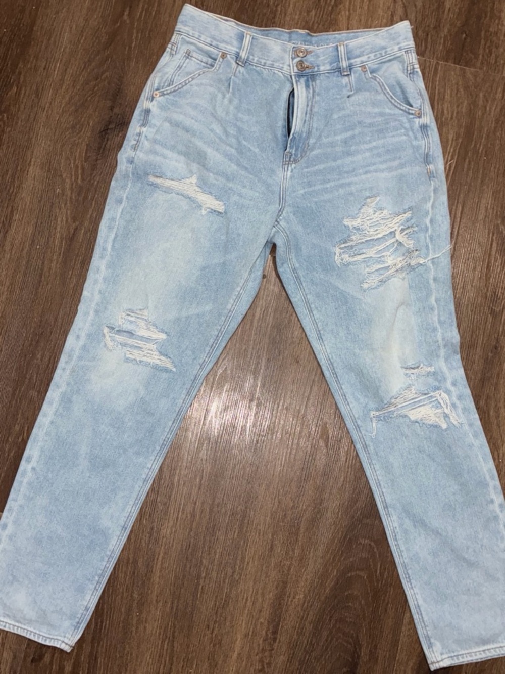 American Eagle Outfitters Light Wash Distressed Boyfriend Jeans